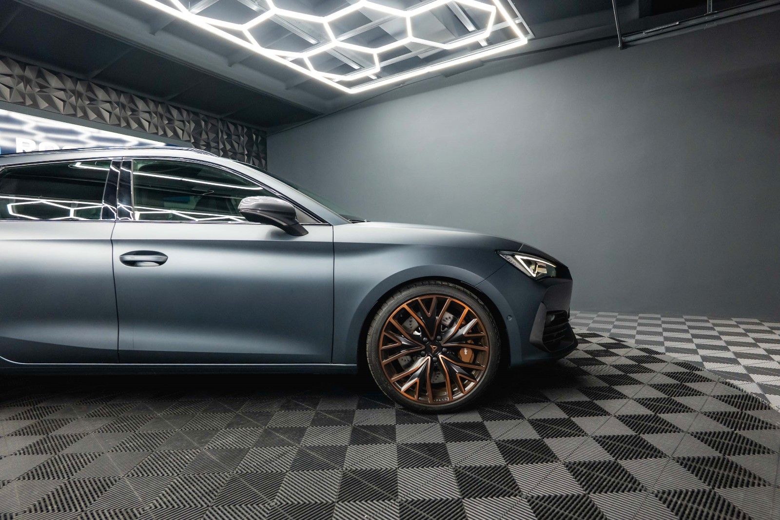 Fahrzeugabbildung CUPRA Leon Sportstourer VZ 4Drive | ACC | LED | DCC
