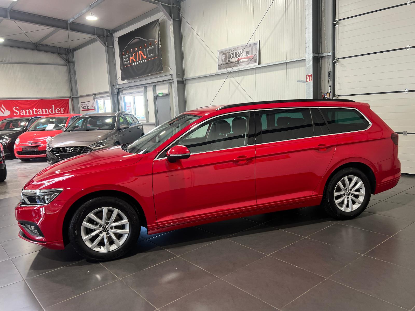 Volkswagen Passat 1.5 TSI Variant Automatik *Navi*LED*AHK*