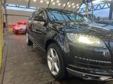 Audi Q7 im Guten Zustand zur verkaufen - Audi Q7 mit Diesel-Antrieb: Kombi