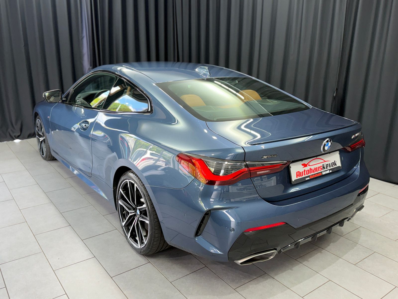 Fahrzeugabbildung BMW M440i xDrive Coupe|LASER|H&K|360°|M-Sitze|Gestik