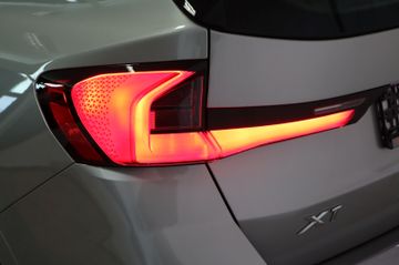 Fahrzeugverkauf 26 BMW X1 18 i sDrive M Sport Kamera Navi LED
