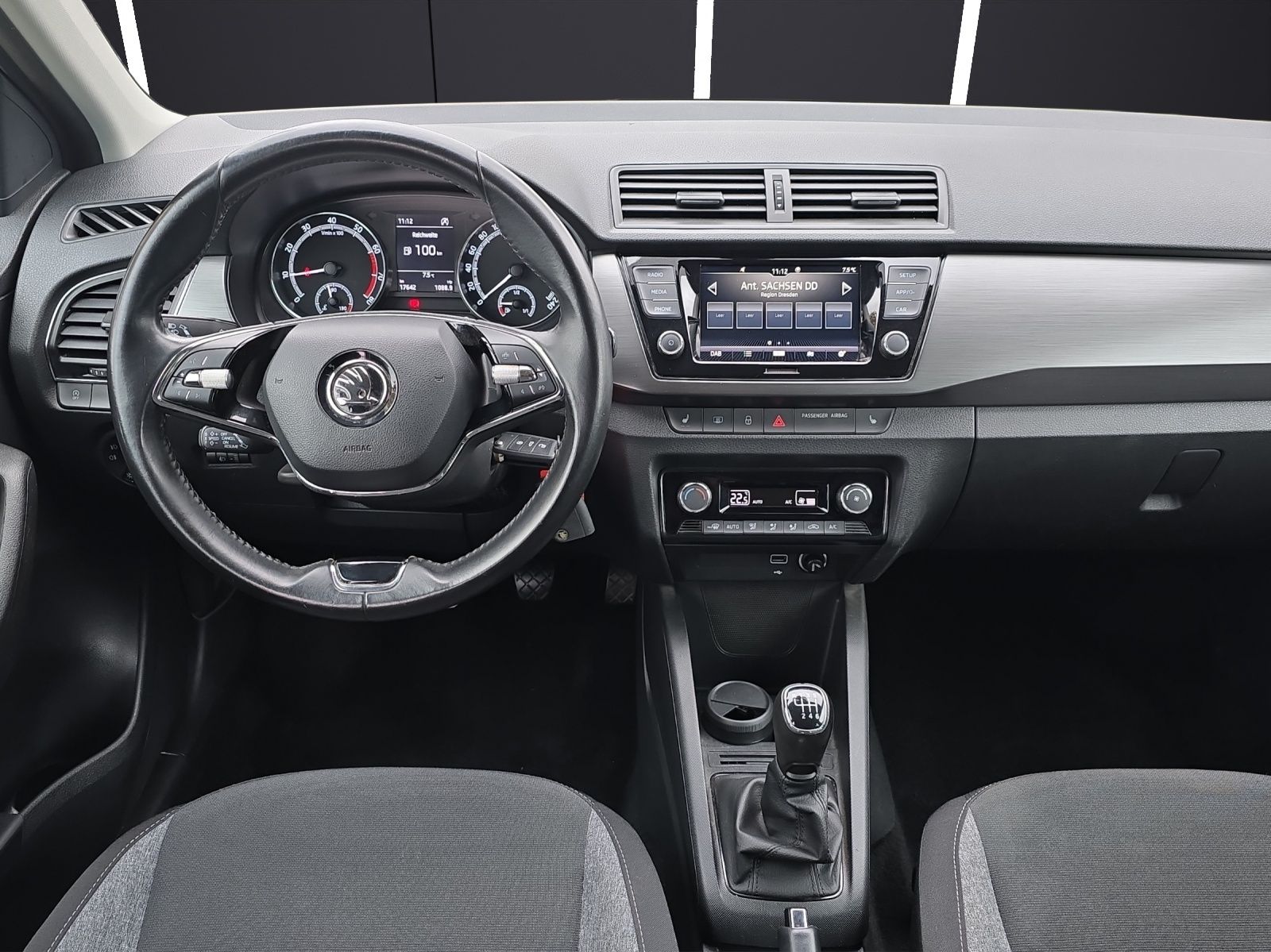 Fahrzeugabbildung SKODA Fabia Combi Drive 125 1.0 TSI KLIMA DAB SMART LI