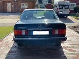 Mercedes-Benz 300 SE , W126 - Mercedes-Benz S 300 mit Benzin-Antrieb