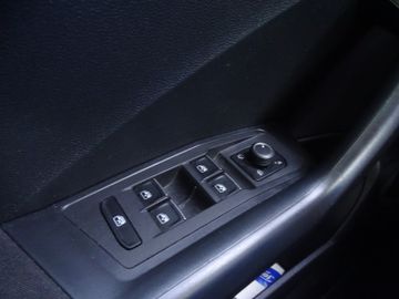 Volkswagen T-Roc - 12