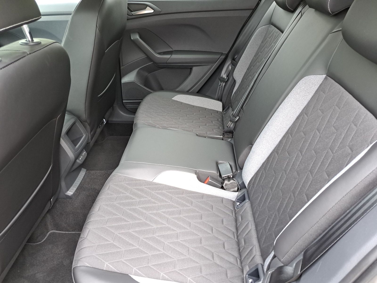 Volkswagen T-Cross - Bild 12