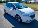 Peugeot 208 Style - Peugeot e-208 von privat