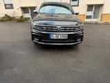 Volkswagen Tiguan Allspace 2.0 TDI Rline/pano/stdhz:Anhänge - VW Tiguan Allspace Gebrauchtwagen in Stuttgart