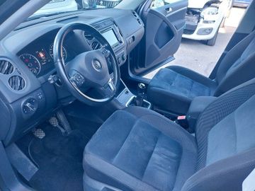 Volkswagen Tiguan - 11