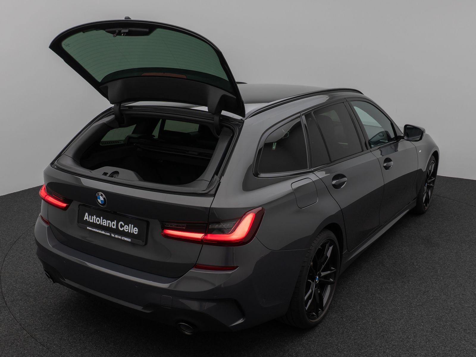 Fahrzeugabbildung BMW 330i M Sport Kamera DAB CockPitPr AHK Alarm 19"