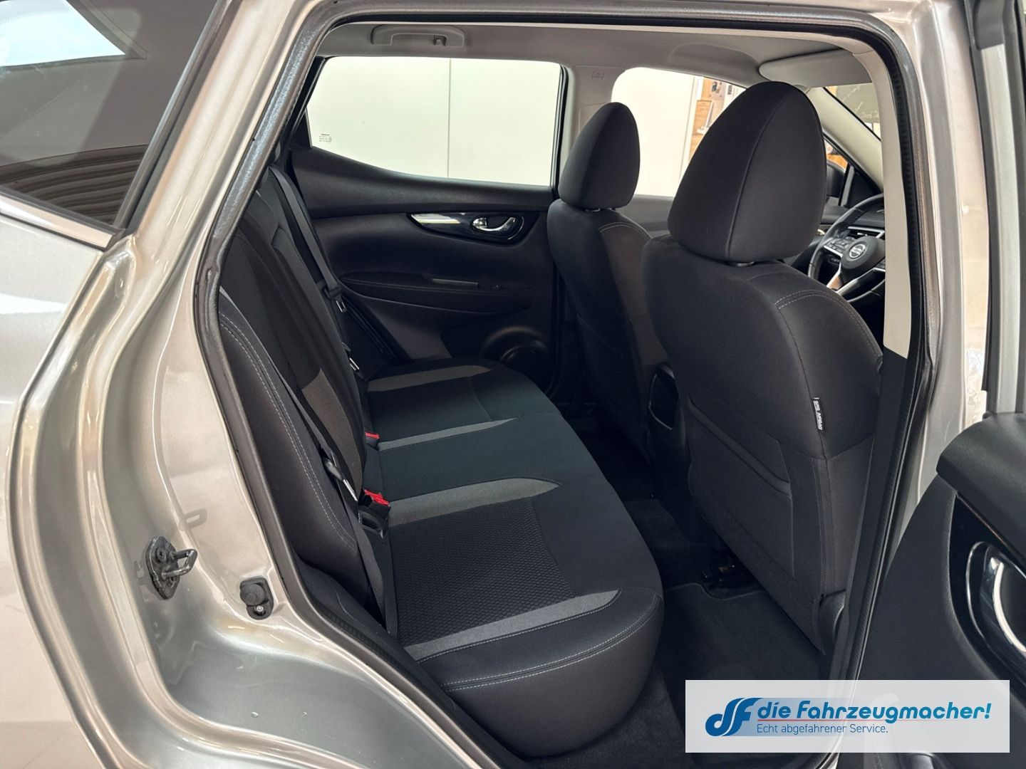 Fahrzeugabbildung Nissan Qashqai Shiro Navi Mehrzonenklima DAB SHZ Spurha