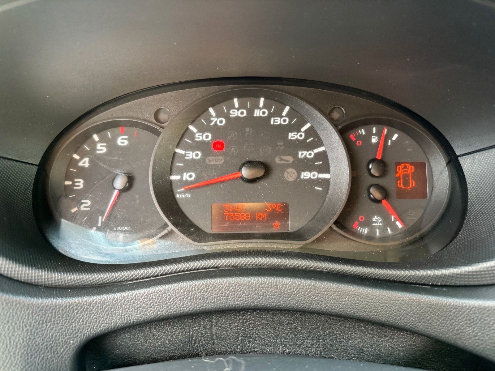 Fahrzeugabbildung Renault Master 2.3 dCi / VERSALIFT ETL-26, 11,3m