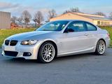 BMW E92 320i M Paket Checkehft gepflegt - BMW 320 aus 2007: Coupe