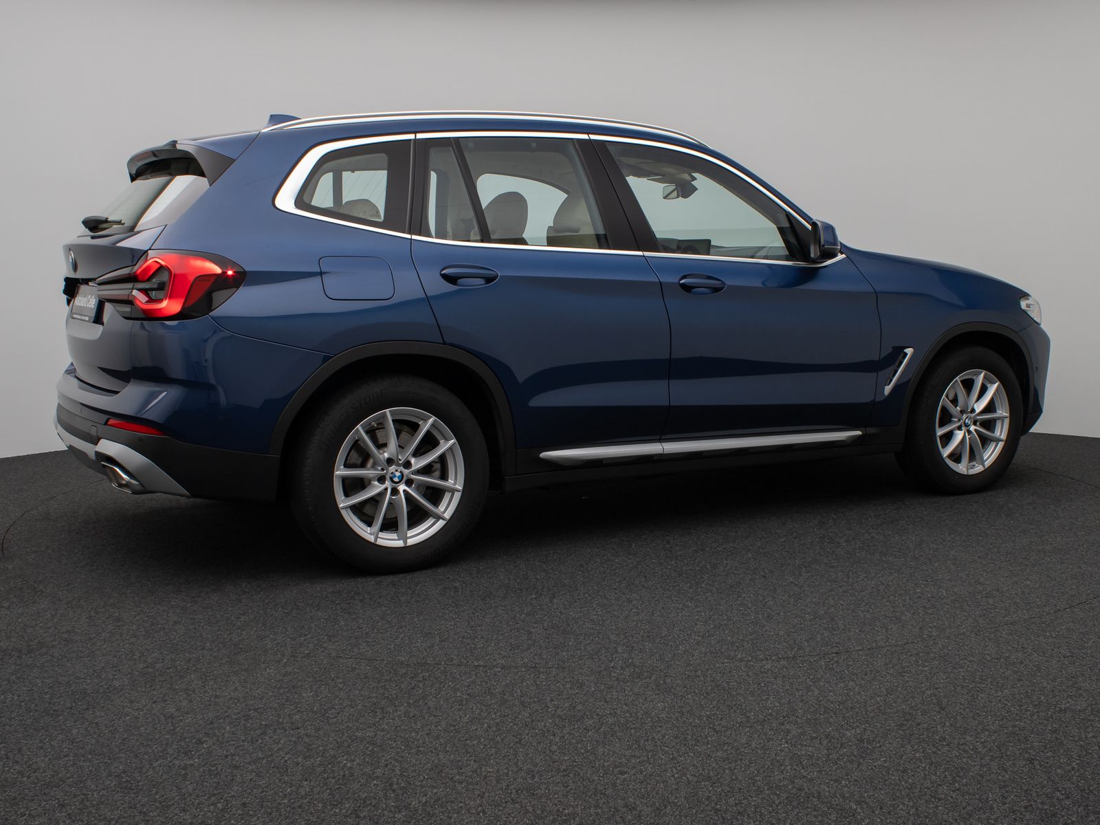 Fahrzeugabbildung BMW X3 xD20d Kamera HUD DAB HiFi Komfort Leder Sport