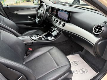 Mercedes E 200 - 11