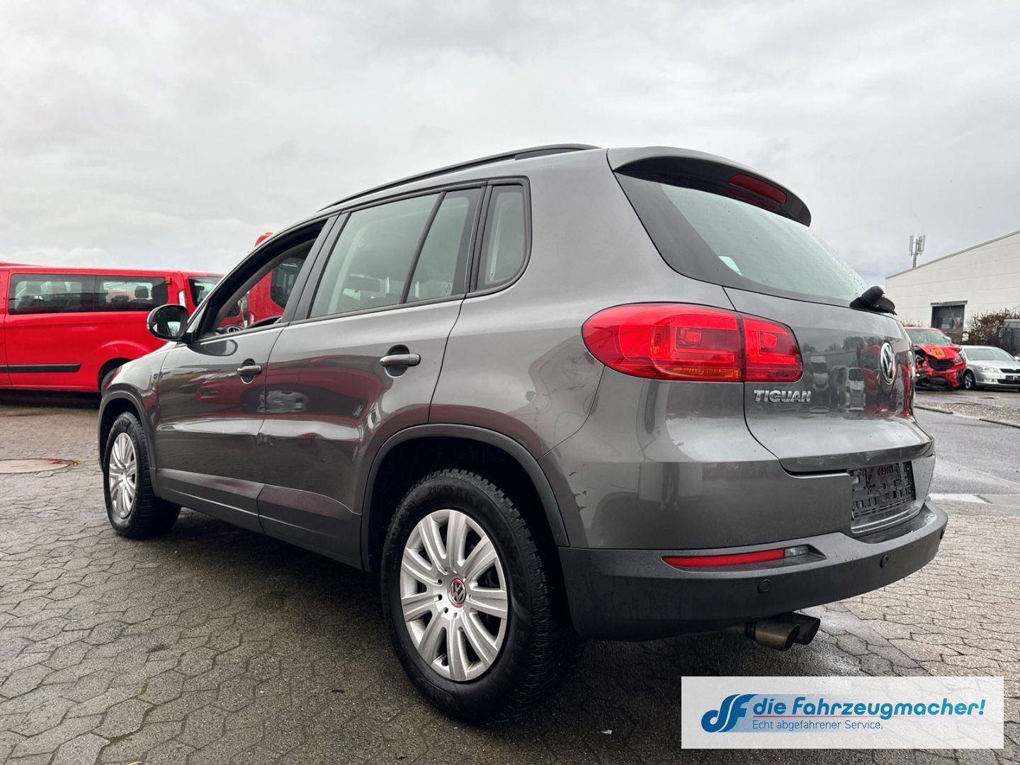 Fahrzeugabbildung Volkswagen Tiguan Trend & Fun BMT PDC Berganfahrass.*EXPORT