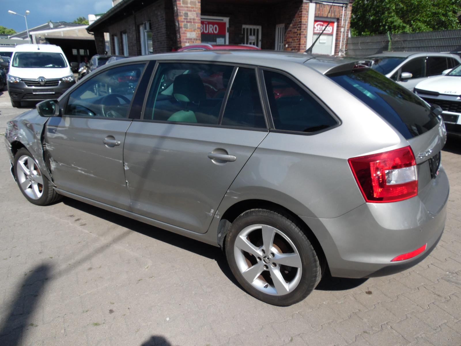 Skoda Rapid 2014 — interior