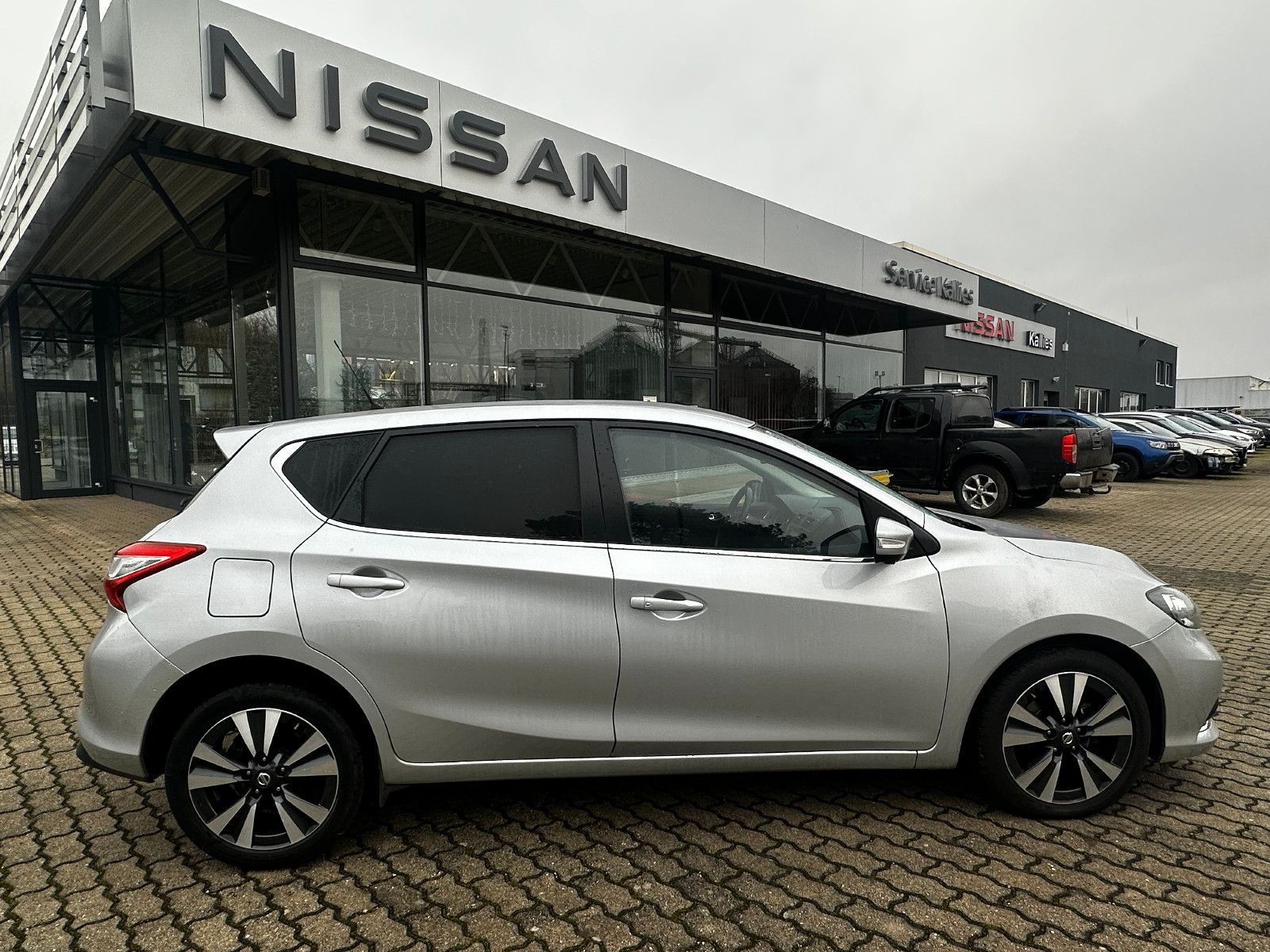 Fahrzeugabbildung Nissan Pulsar Tekna