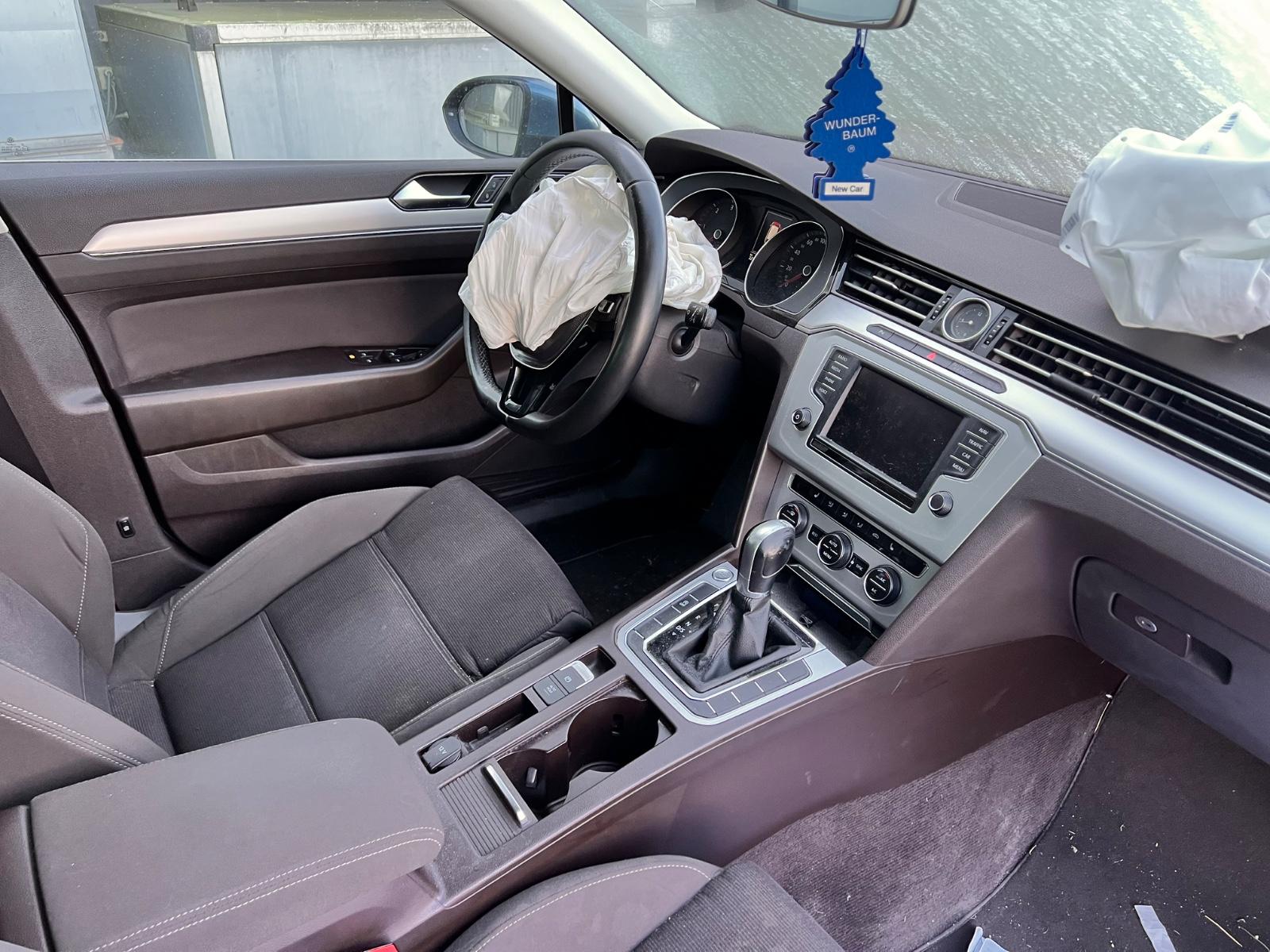 Volkswagen Passat 2014 — photo 23