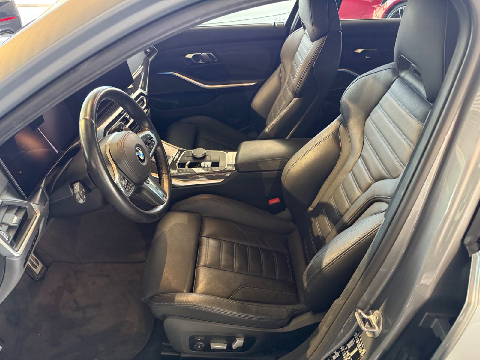 Fahrzeugabbildung BMW 320d Touring xDrive MSport*LED*HK*AHK*MSitze*360