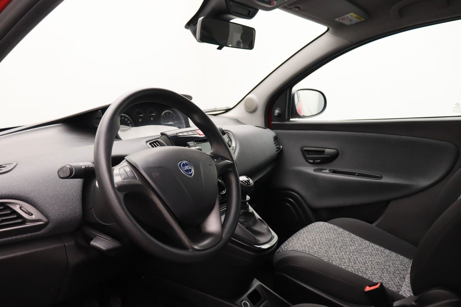 Fahrzeugabbildung Lancia Ypsilon 1.0 KLIMA BLUETOOTH