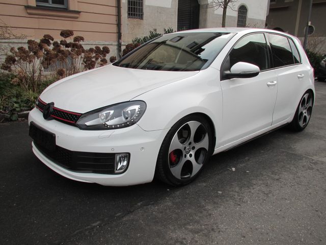 Volkswagen Golf VI GTI Klima Alu Xenon Navi PDC AHK Sitzh.