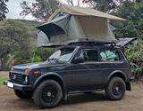 Lada Niva Legend sucht neues Zuhause - graue Lada Niva