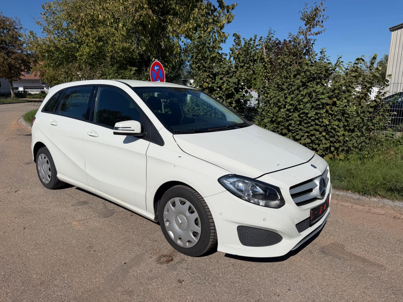 Mercedes-Benz B 220