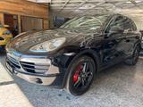 Porsche Cayenne - - Porsche Cayenne: Allradantrieb