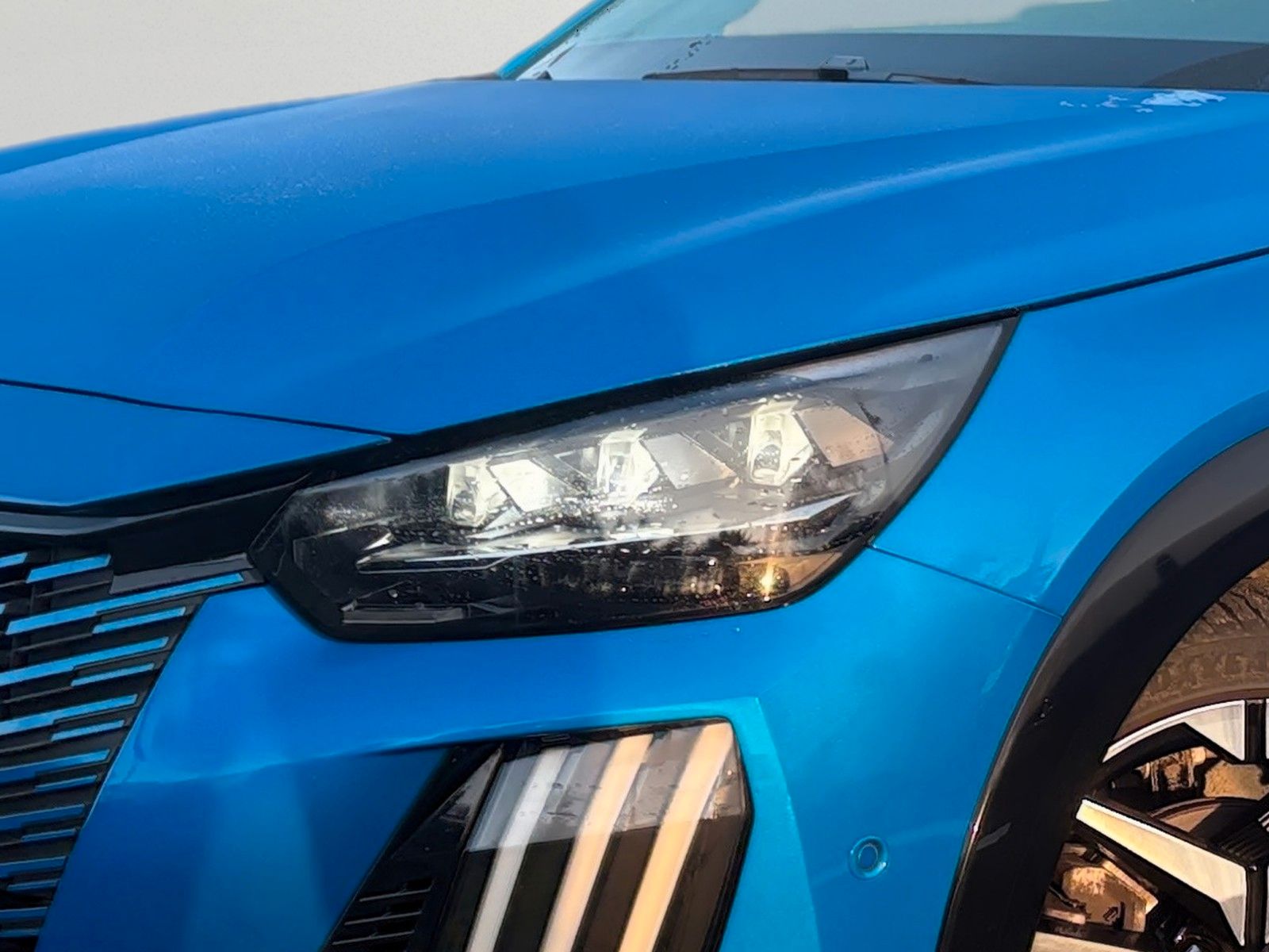 Fahrzeugabbildung Peugeot 208 GT