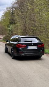 BMW 540i xDrive Touring A - - BMW 540: Kombi, 540i