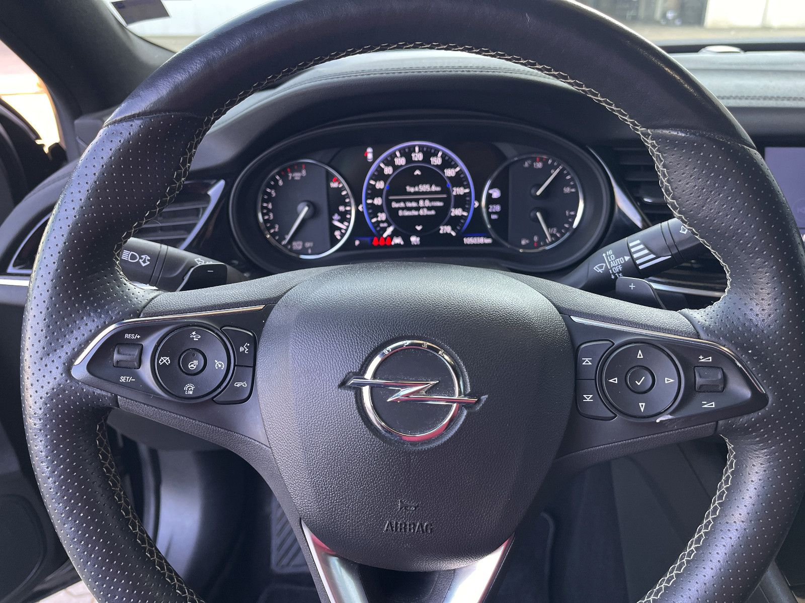 Fahrzeugabbildung Opel Insignia B Grand Sport Ultimate 2.0 Turbo Autom.