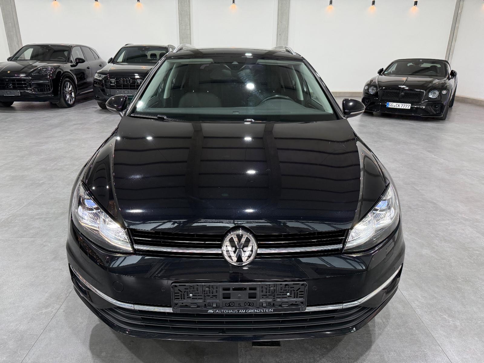 Volkswagen Golf VII Variant Highline*LED*8Fach*AHK*Ergo*