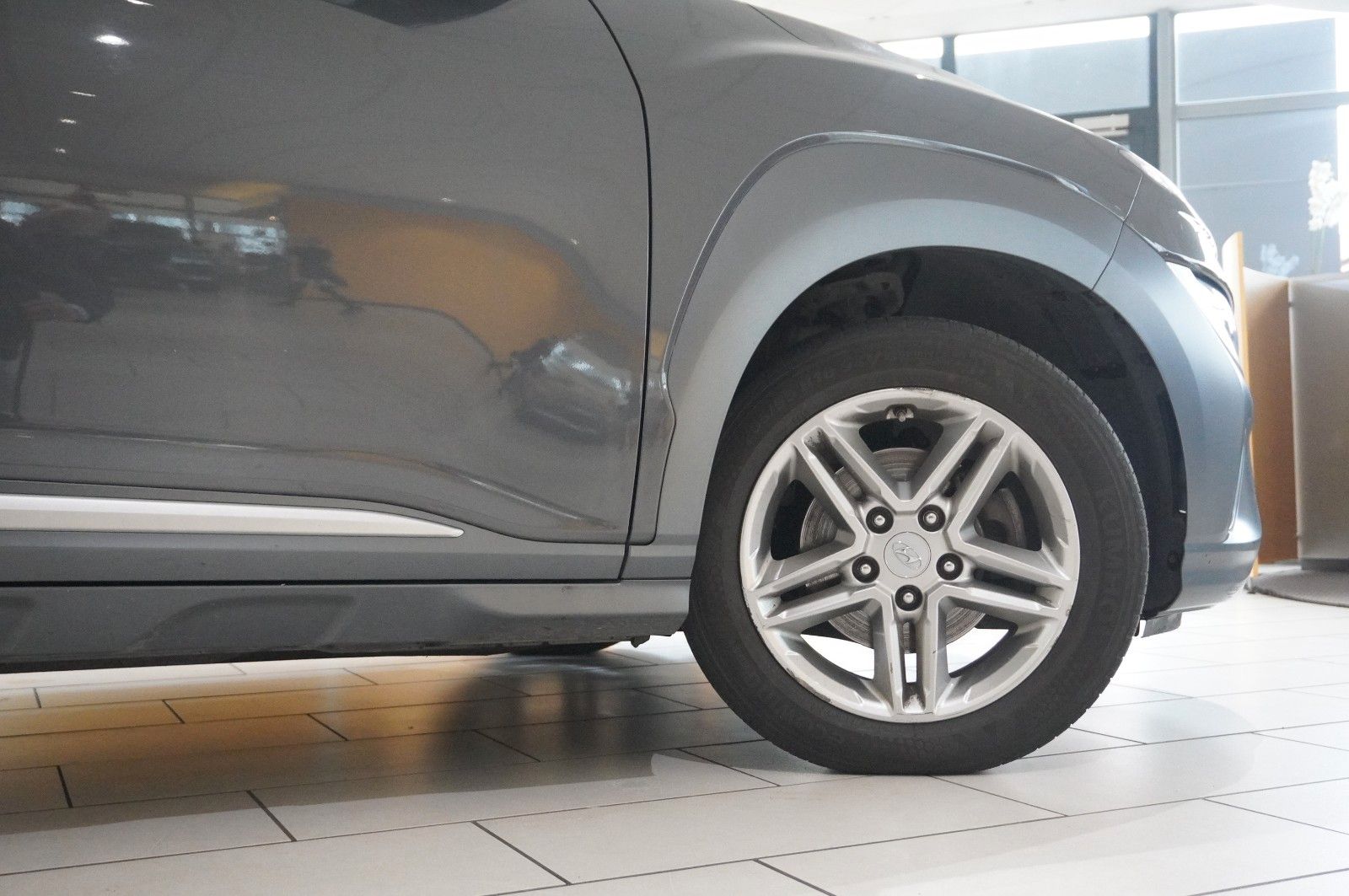 Fahrzeugabbildung Hyundai Kona 1.0 T-GDI STYLE DCT NAVI/LED/KAMERA/VIRTU.