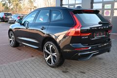 Fahrzeugabbildung Volvo XC60 B4 D AWD R-Design*STDHZG*360°*H&K*