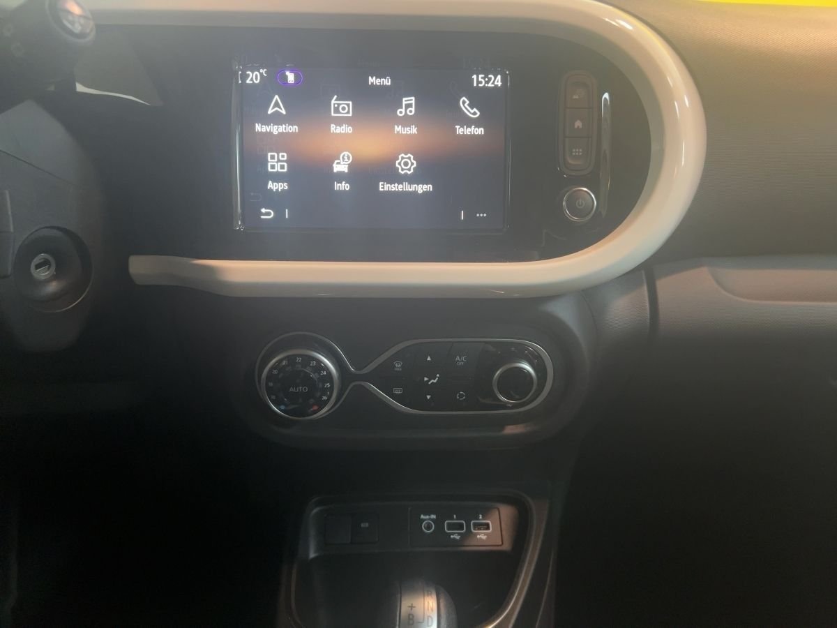 Fahrzeugabbildung Renault Twingo E-TECH Techno GJR SHZ Kamera