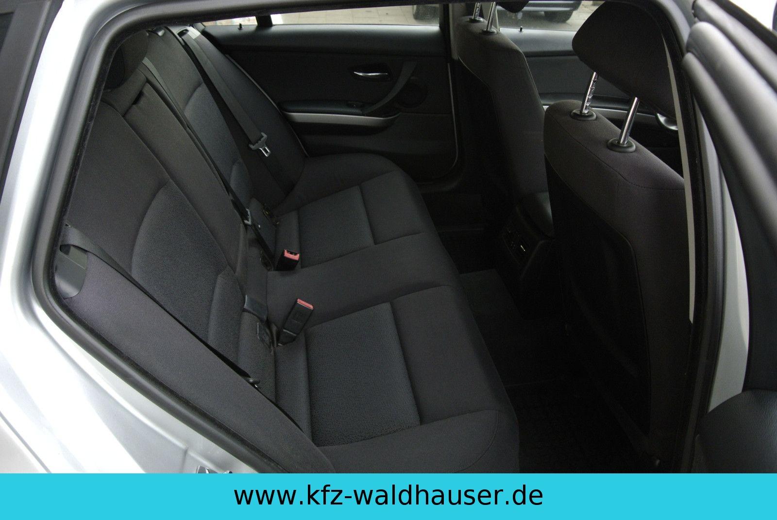 BMW 318 2008 — photo 26