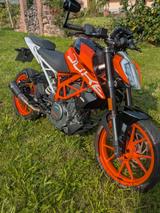 KTM Duke 390 - KTM Motorräder in Freiburg