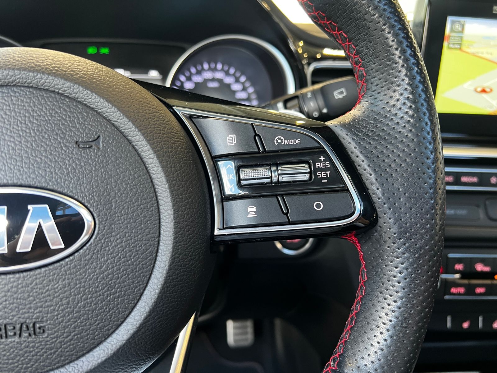 Fahrzeugabbildung Kia ProCeed GT PANO LED NAVI ALU