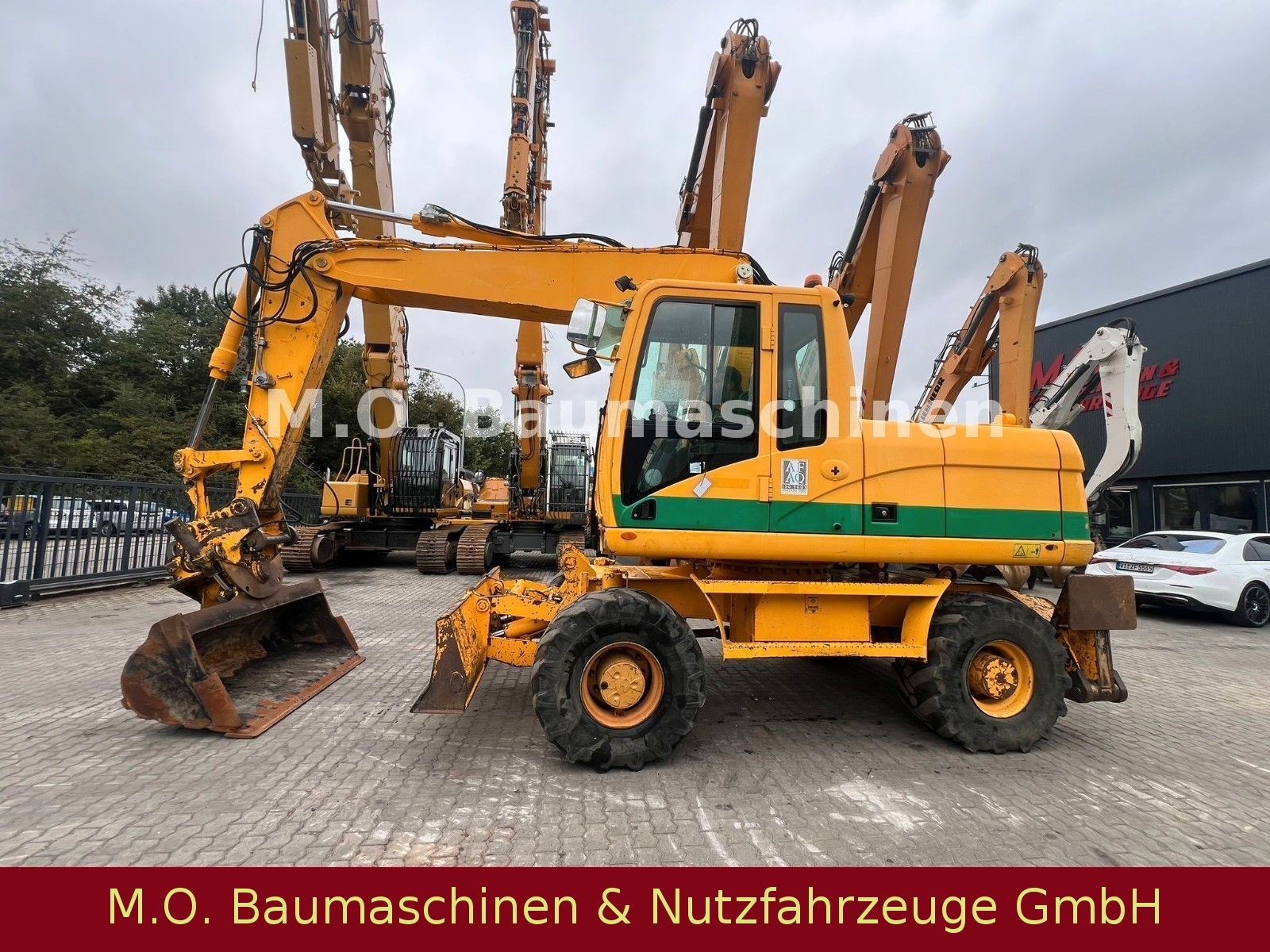 Fahrzeugabbildung CAT CATERPILLAR M 316 D