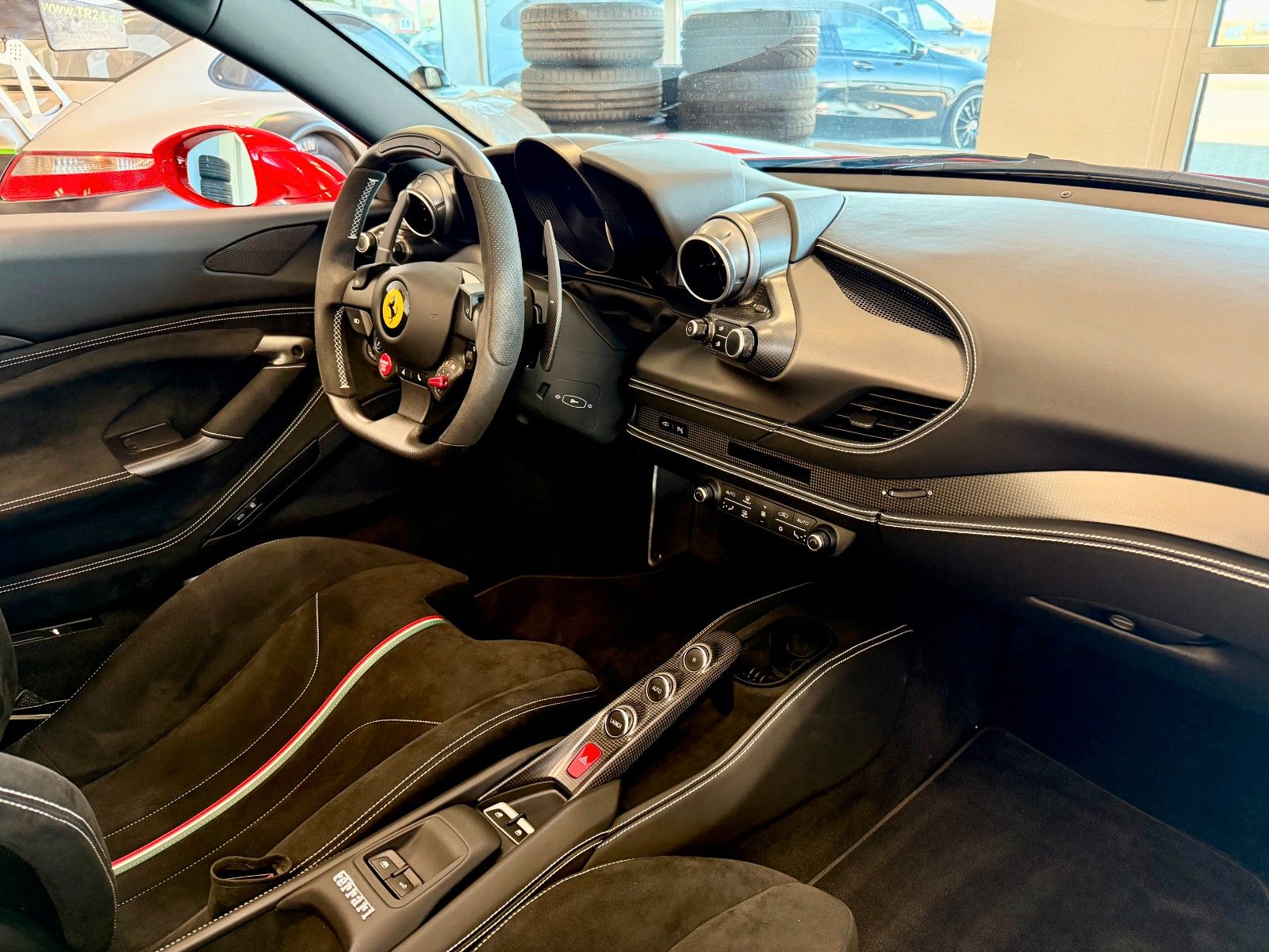 Fahrzeugabbildung Ferrari F8 Spider Carbon Racing Seats/LIFT/LED