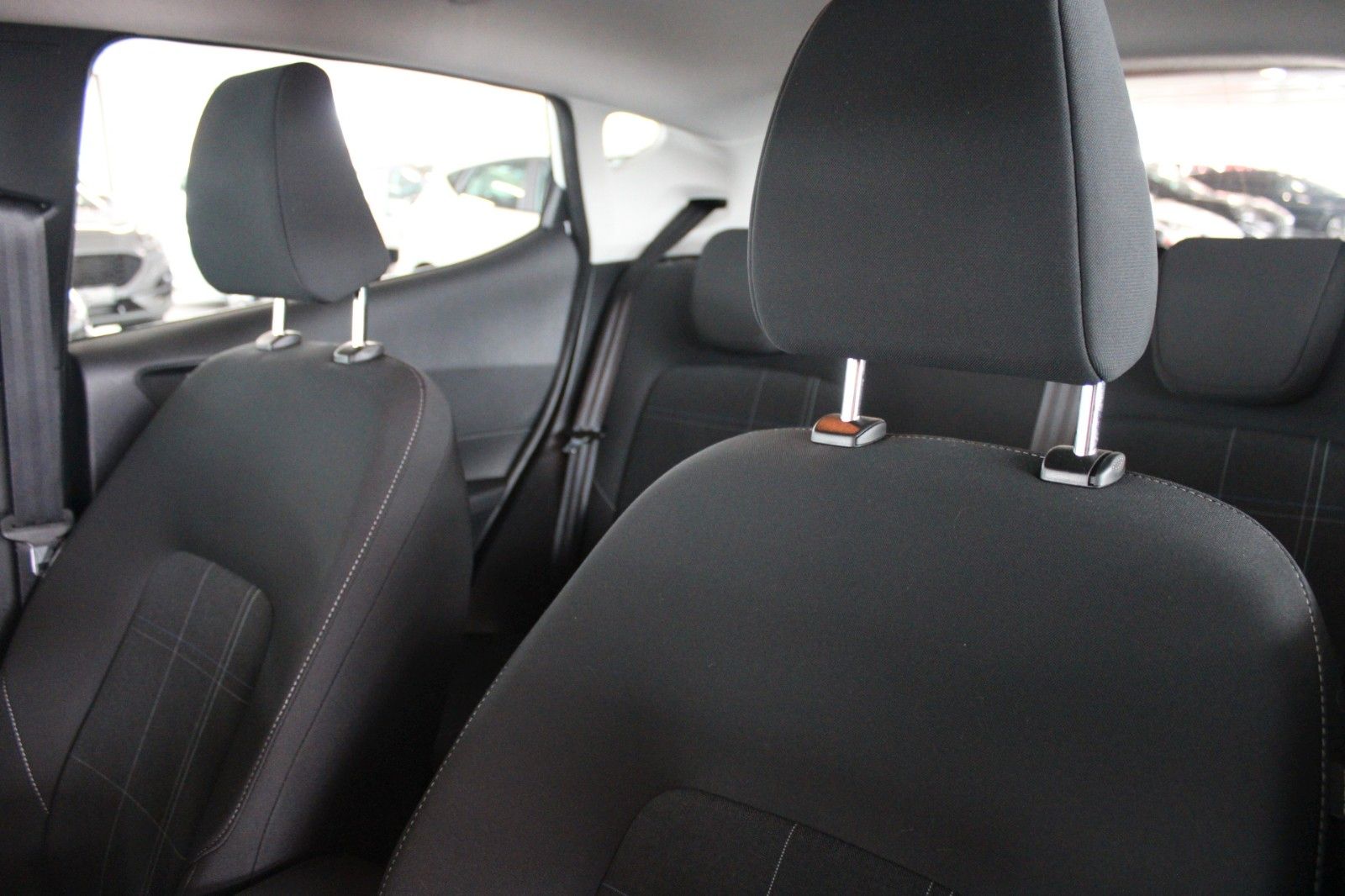 Fahrzeugabbildung Ford Fiesta 1,5 TDCi Cool & Connect 5-trg NAVI LED