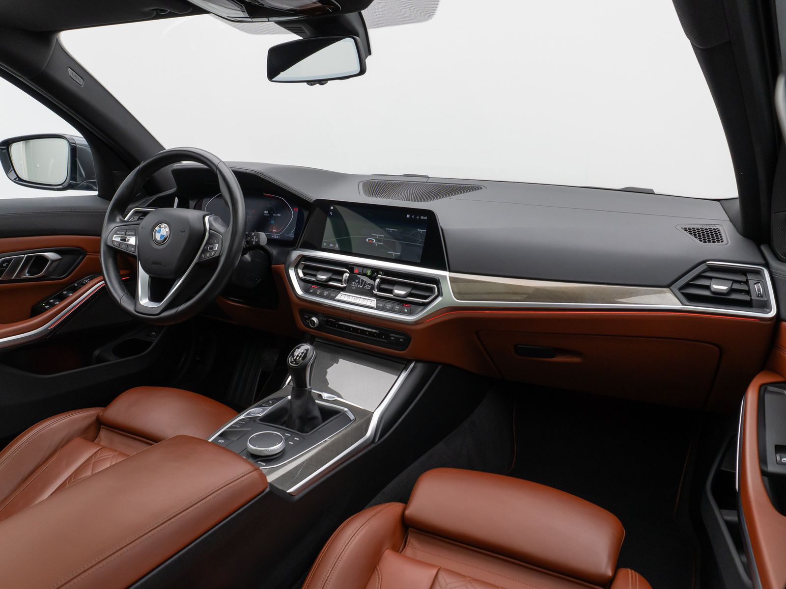 Fahrzeugabbildung BMW 320d Sport Line Panorama Kamera HUD DAB H/K AHK