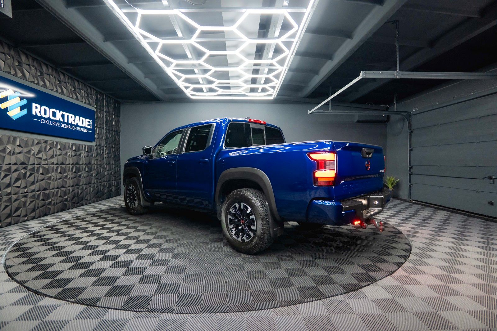 Fahrzeugabbildung Nissan Frontier 3.8 V6 4x4 PRO-4X Offroad *Pano*ACC*LED