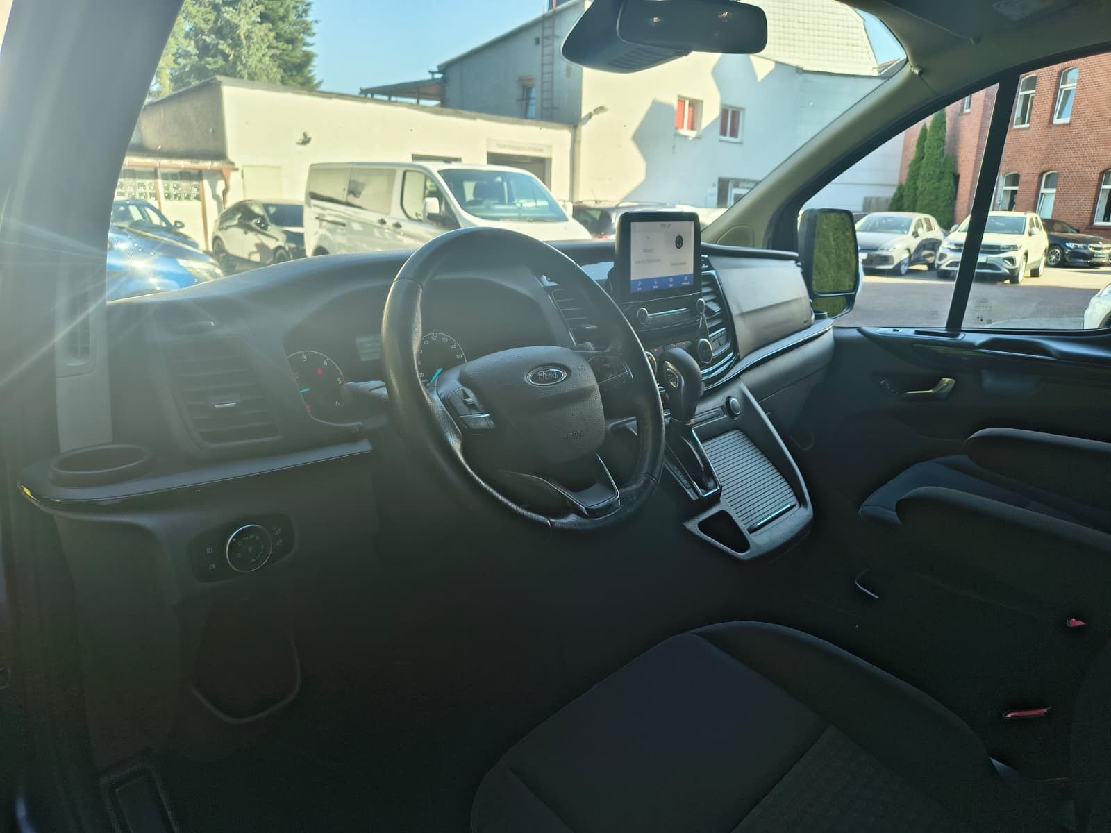 Fahrzeugabbildung Ford Tourneo Custom 320 Aut. L2 BI-XEN+SHZ+CARPLAY+8S