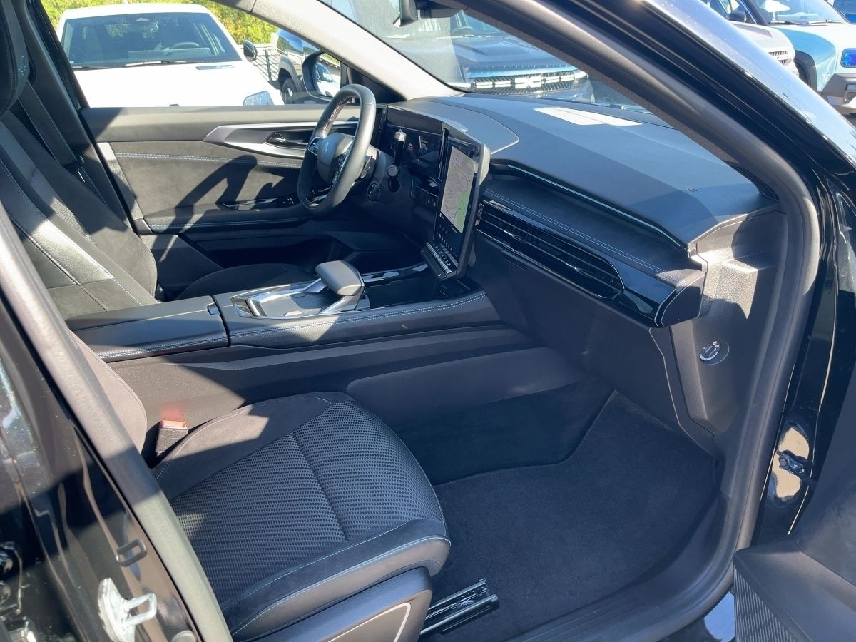 Fahrzeugabbildung Renault Austral Iconic Esprit Alpine Mild Hybrid160 Auto - mit KI generiert/bearbeitet