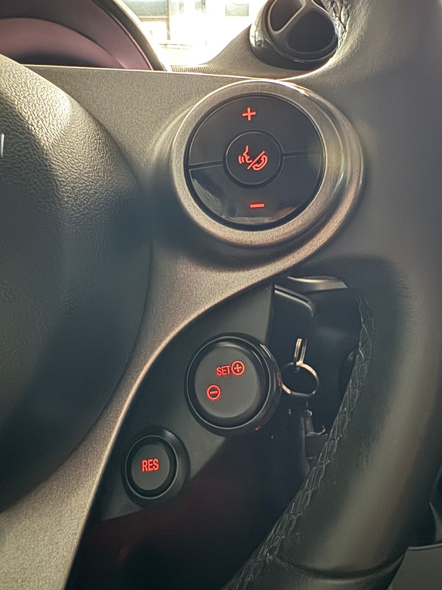 Fahrzeugabbildung Smart ForFour PASSION NAVI PDC SITZHEIZUNG SCHECKHEFT