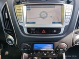 Hyundai ix35 2.0 CRDi 135 kW Premium 4WD Automatik - Hyundai ix35: Allradantrieb, 2.0