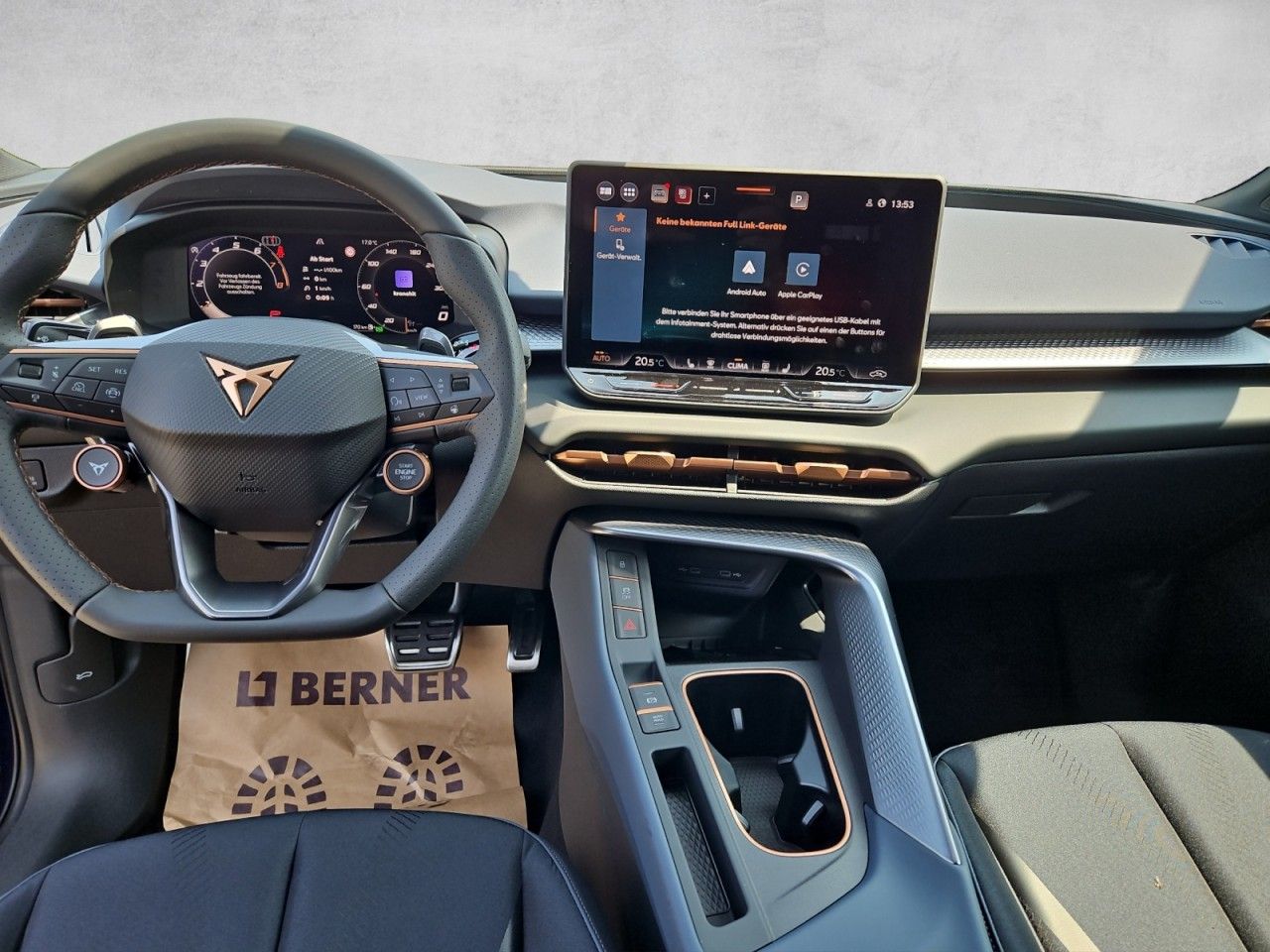 Fahrzeugabbildung CUPRA Terramar 1.5 eTSI Edge-Paket - Winterpaket