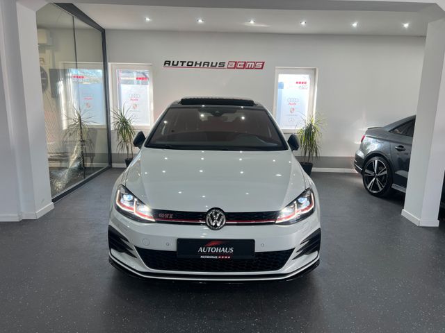 Volkswagen Golf VII Lim. GTI TCR* ACC*DCC*AKRA*PANO*R-KAM*