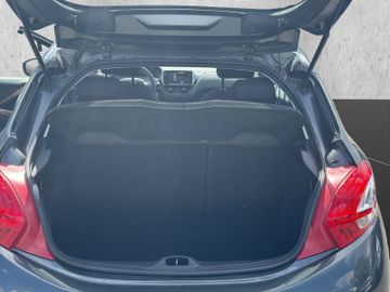 Peugeot 208 1.2 12V VTiPureTech 82 Style Navi+SHZ+PDC